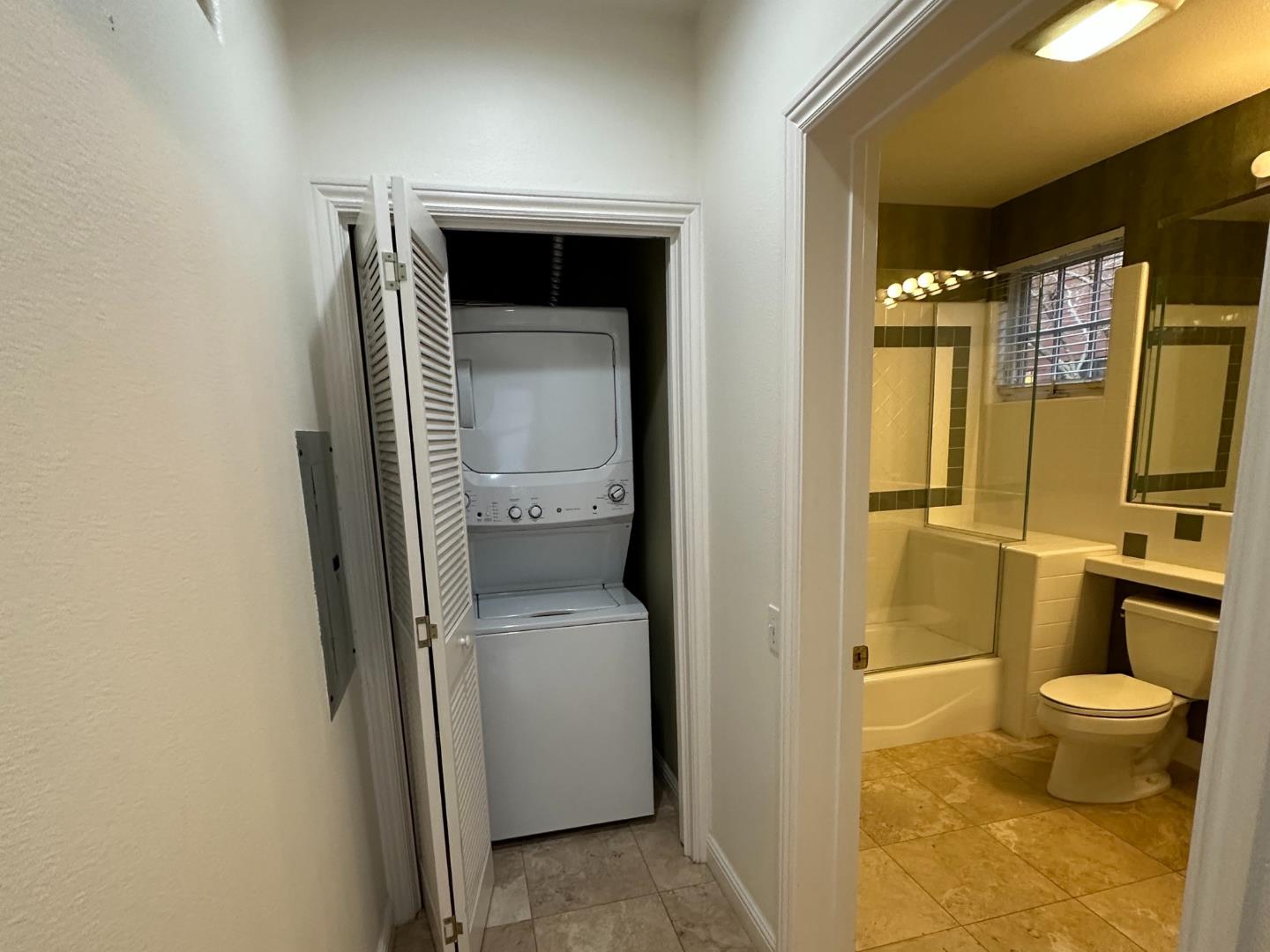 Detail Gallery Image 7 of 16 For 435 Sheridan Ave #109,  Palo Alto,  CA 94306 - 2 Beds | 2 Baths