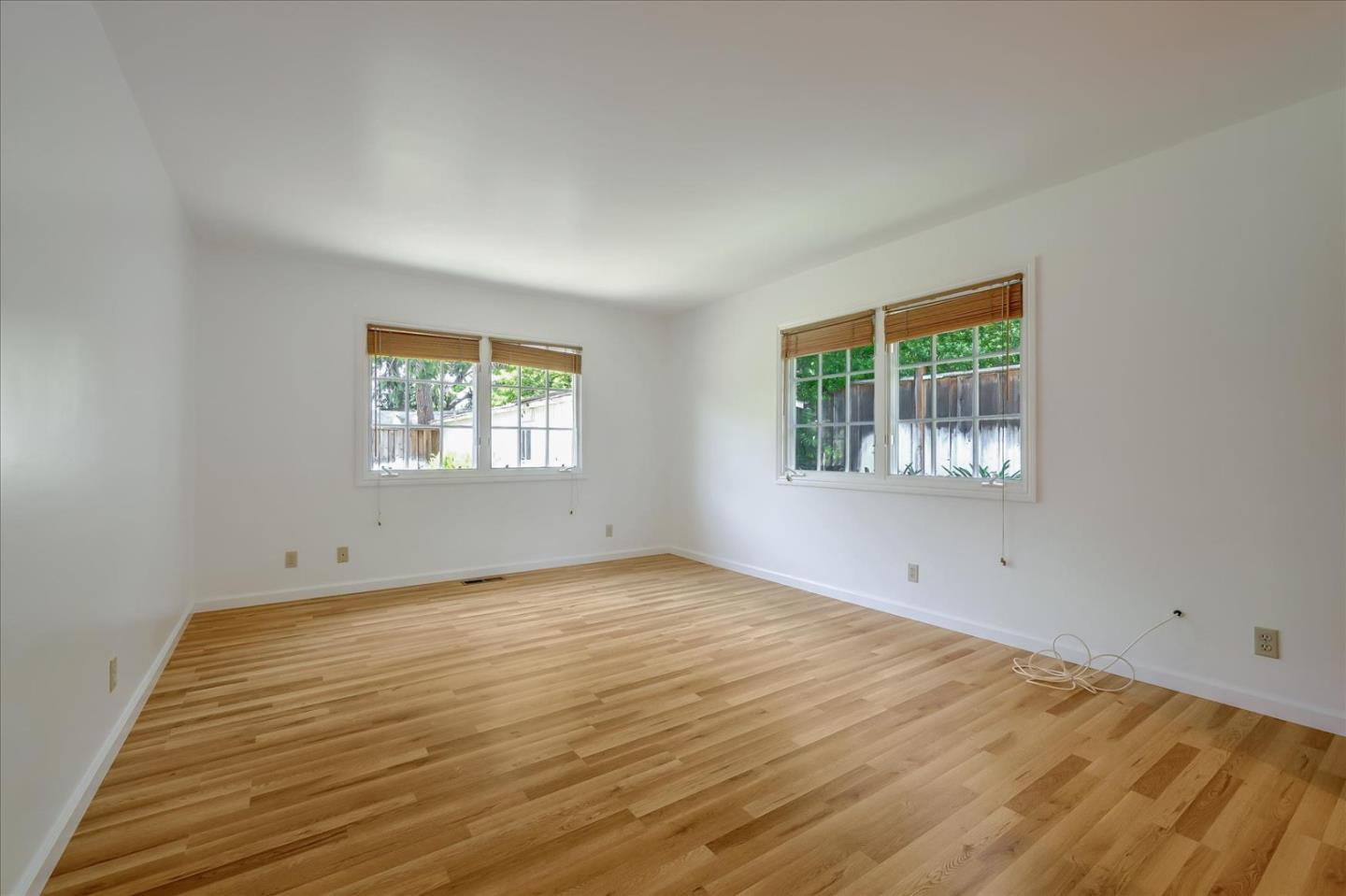 Detail Gallery Image 11 of 26 For 162 Toyon Rd Adu,  Atherton,  CA 94027 - 2 Beds | 2 Baths