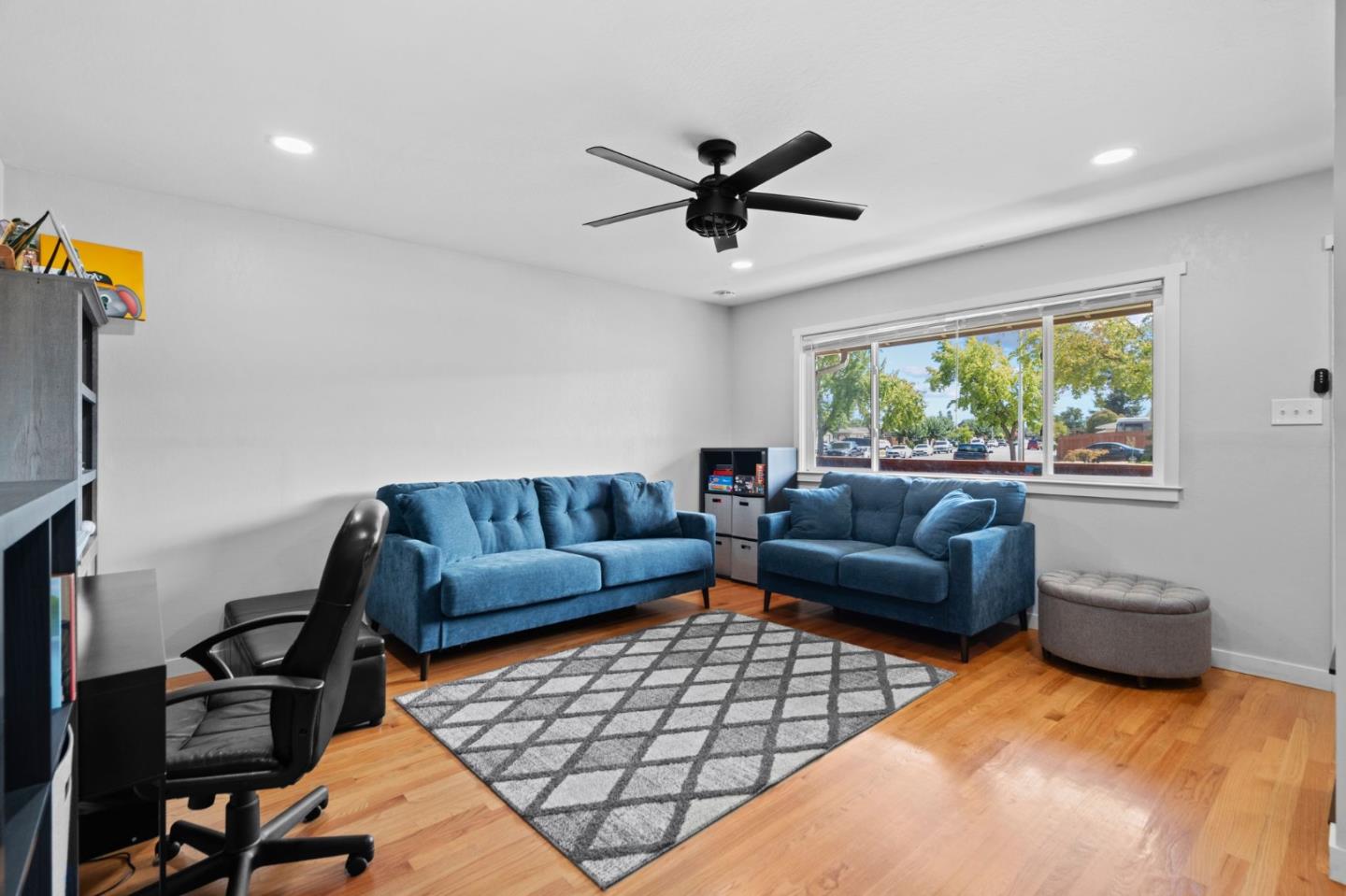 Detail Gallery Image 8 of 32 For 401 Arnold Dr, Gilroy,  CA 95020 - 3 Beds | 2 Baths