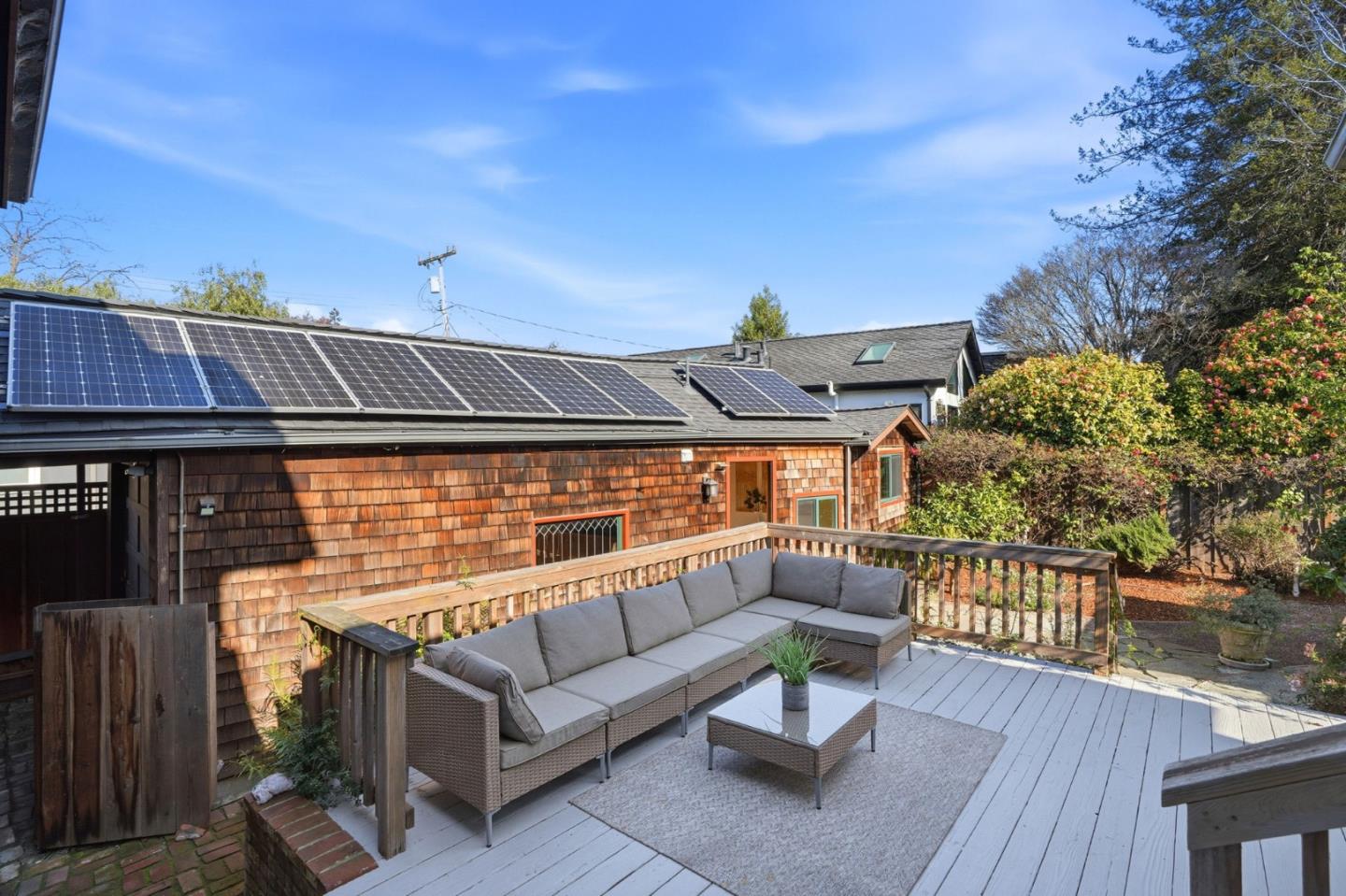 Detail Gallery Image 10 of 37 For 748 Laurel Ave, Burlingame,  CA 94010 - 3 Beds | 2 Baths