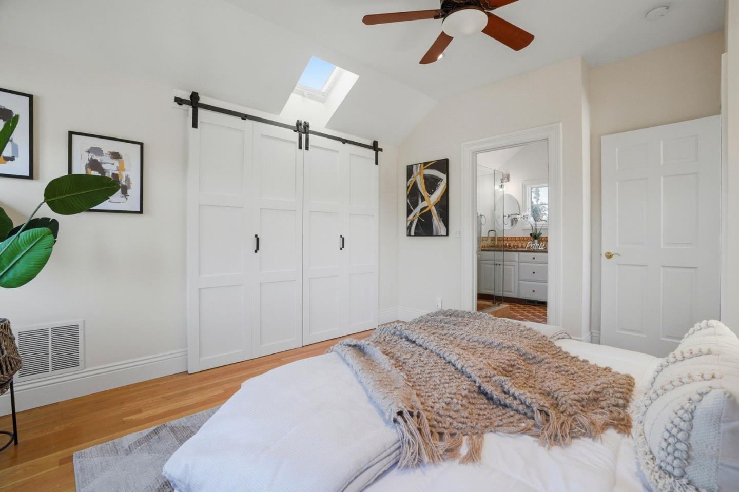 Detail Gallery Image 22 of 37 For 748 Laurel Ave, Burlingame,  CA 94010 - 3 Beds | 2 Baths