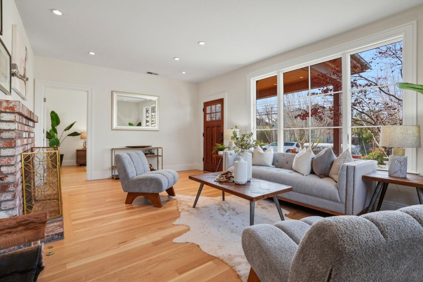 Detail Gallery Image 4 of 37 For 748 Laurel Ave, Burlingame,  CA 94010 - 3 Beds | 2 Baths