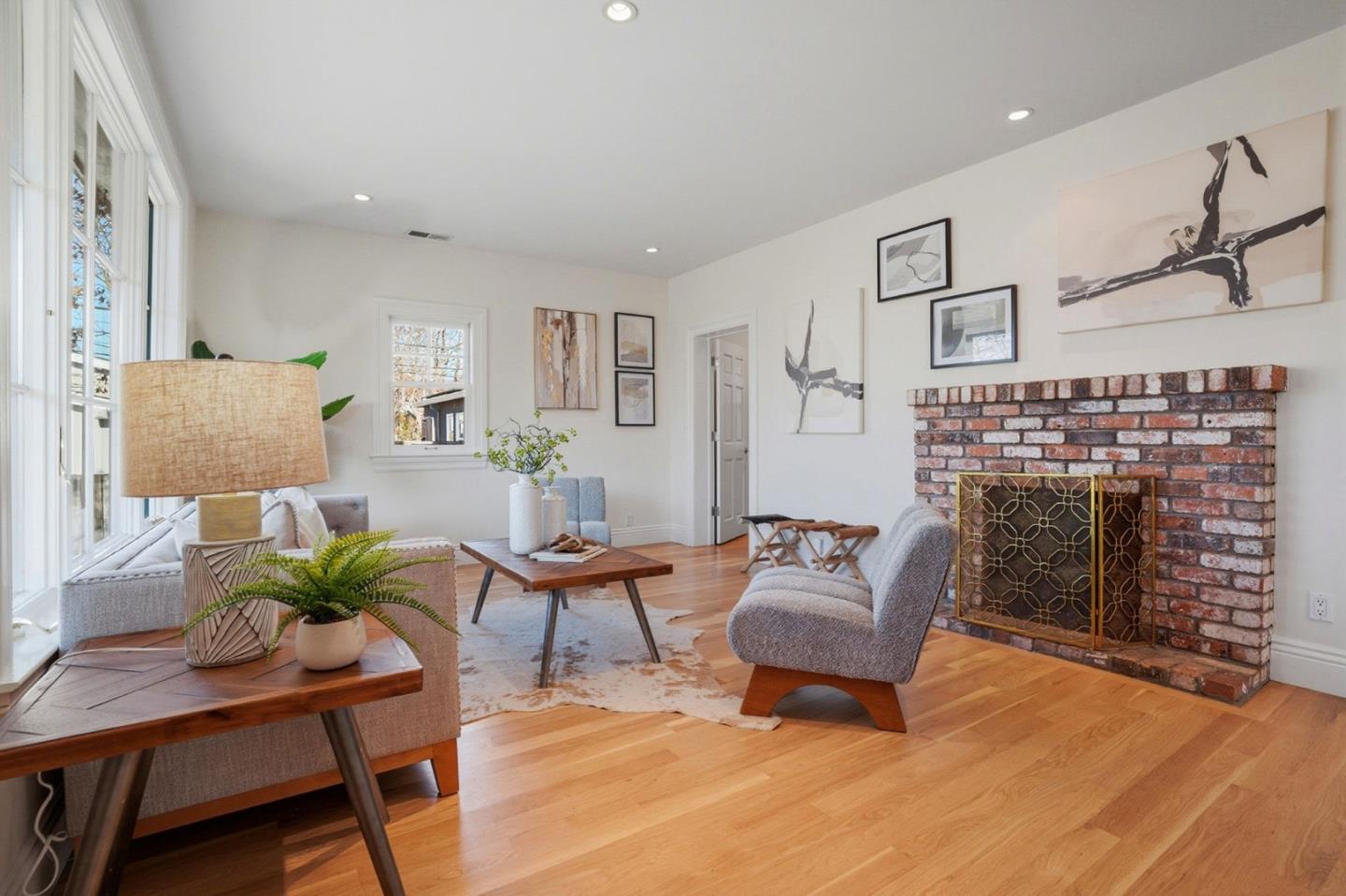 Detail Gallery Image 5 of 37 For 748 Laurel Ave, Burlingame,  CA 94010 - 3 Beds | 2 Baths