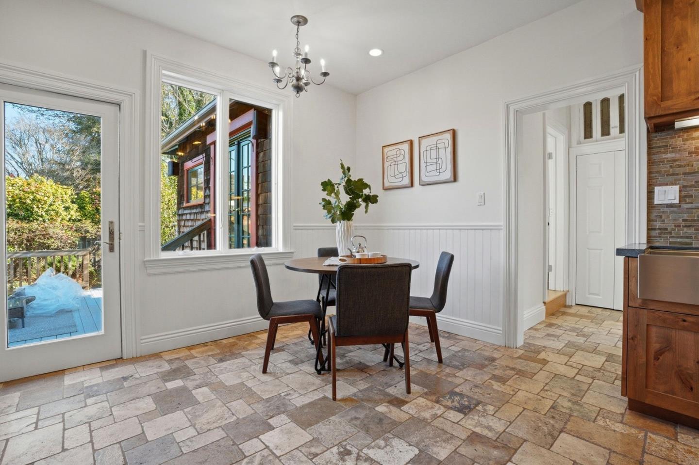 Detail Gallery Image 9 of 37 For 748 Laurel Ave, Burlingame,  CA 94010 - 3 Beds | 2 Baths