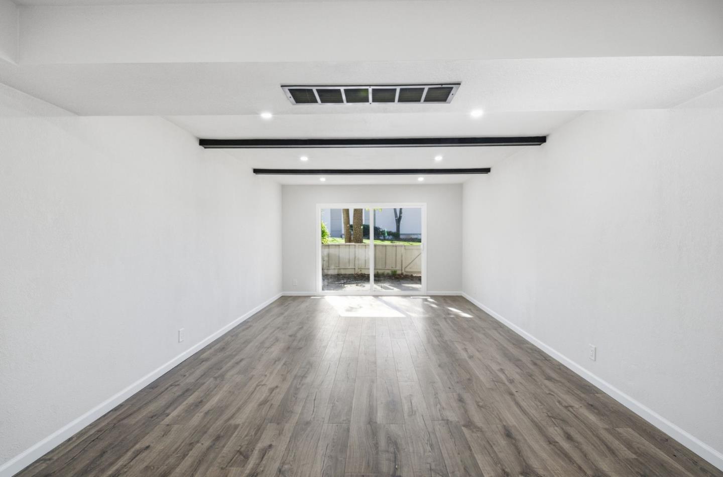 Detail Gallery Image 2 of 24 For 5424 Cribari Ct, San Jose,  CA 95135 - 2 Beds | 2 Baths