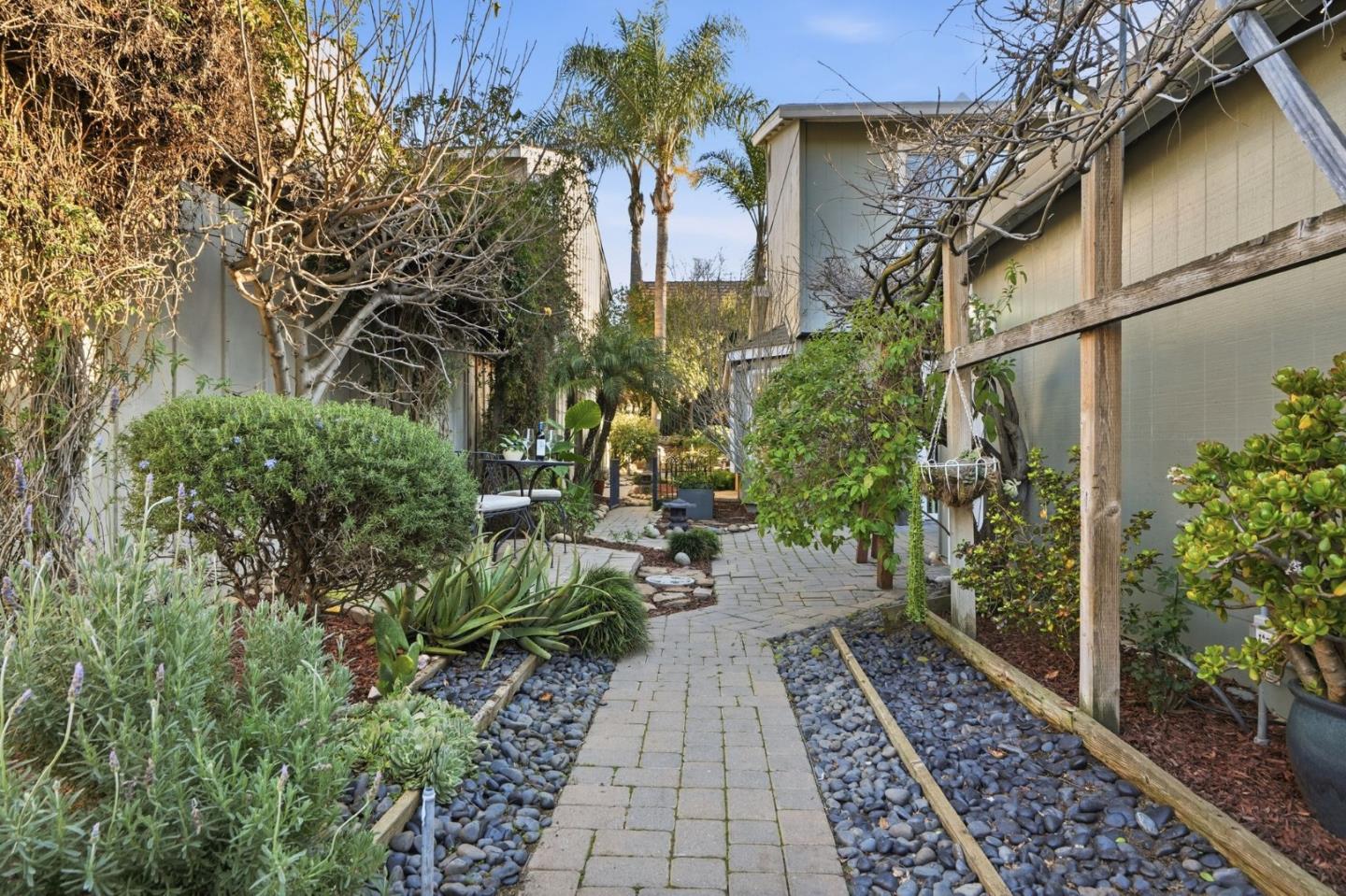 Detail Gallery Image 27 of 43 For 1660 Tawnygate Way, San Jose,  CA 95124 - 3 Beds | 2 Baths