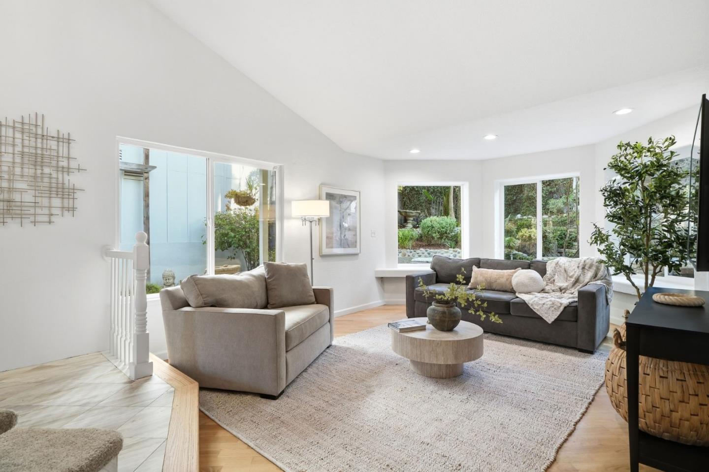 Detail Gallery Image 5 of 43 For 1660 Tawnygate Way, San Jose,  CA 95124 - 3 Beds | 2 Baths