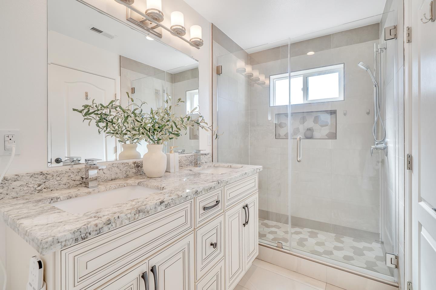 Detail Gallery Image 27 of 40 For 1337 Araujo, San Jose,  CA 95131 - 4 Beds | 4 Baths