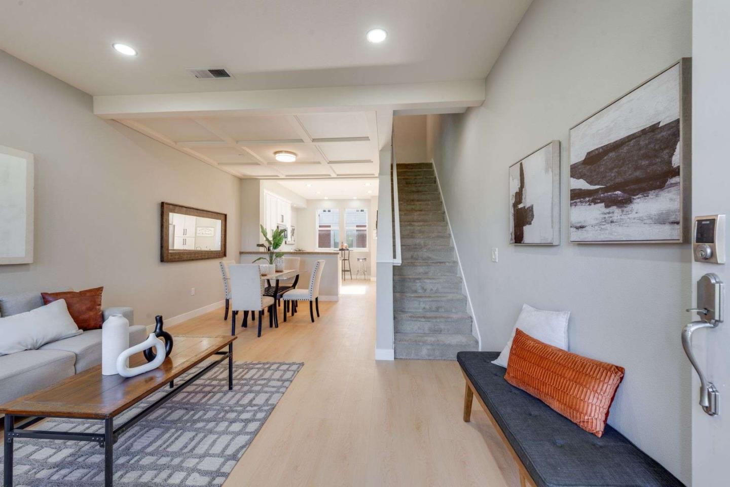 Detail Gallery Image 4 of 30 For 885 Frederick Cmn, San Jose,  CA 95126 - 4 Beds | 2/1 Baths