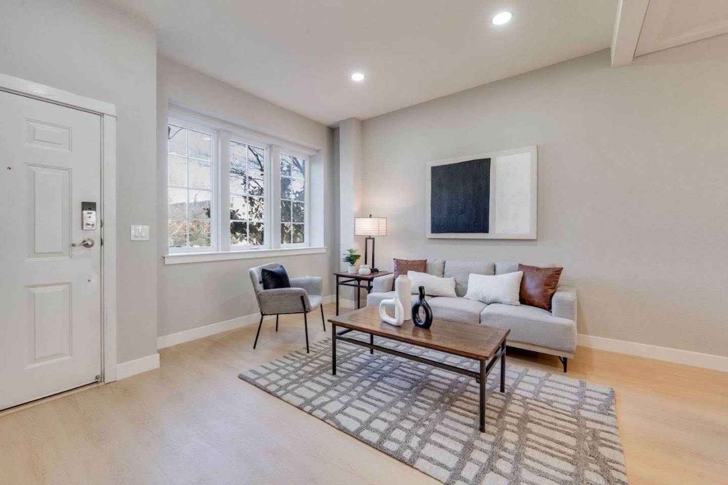 Detail Gallery Image 6 of 30 For 885 Frederick Cmn, San Jose,  CA 95126 - 4 Beds | 2/1 Baths