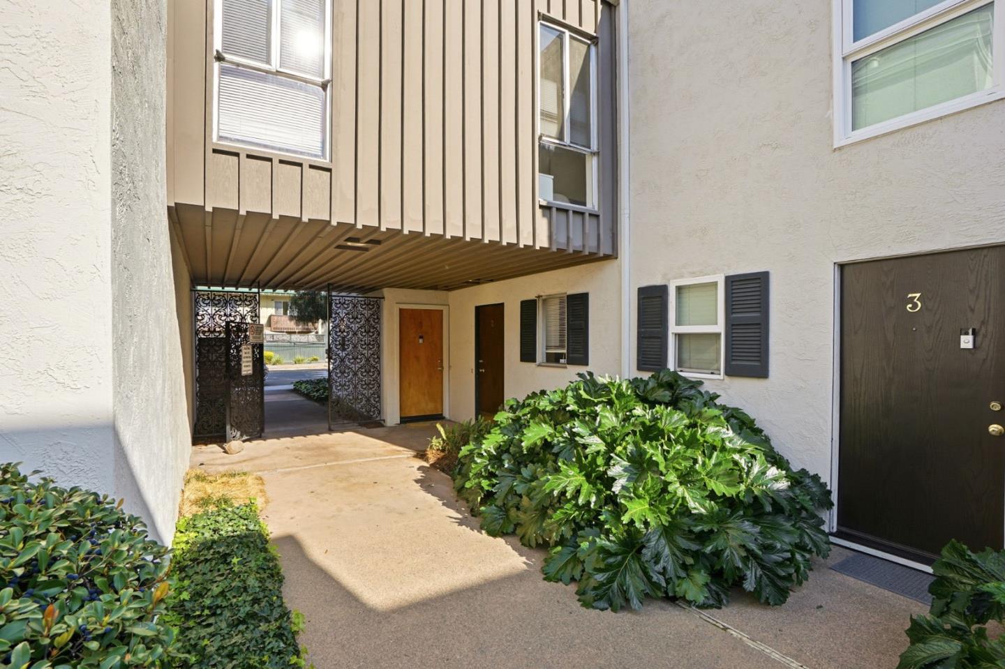 Detail Gallery Image 10 of 30 For 1411 Creekside Dr #2,  Walnut Creek,  CA 94596 - 2 Beds | 1 Baths