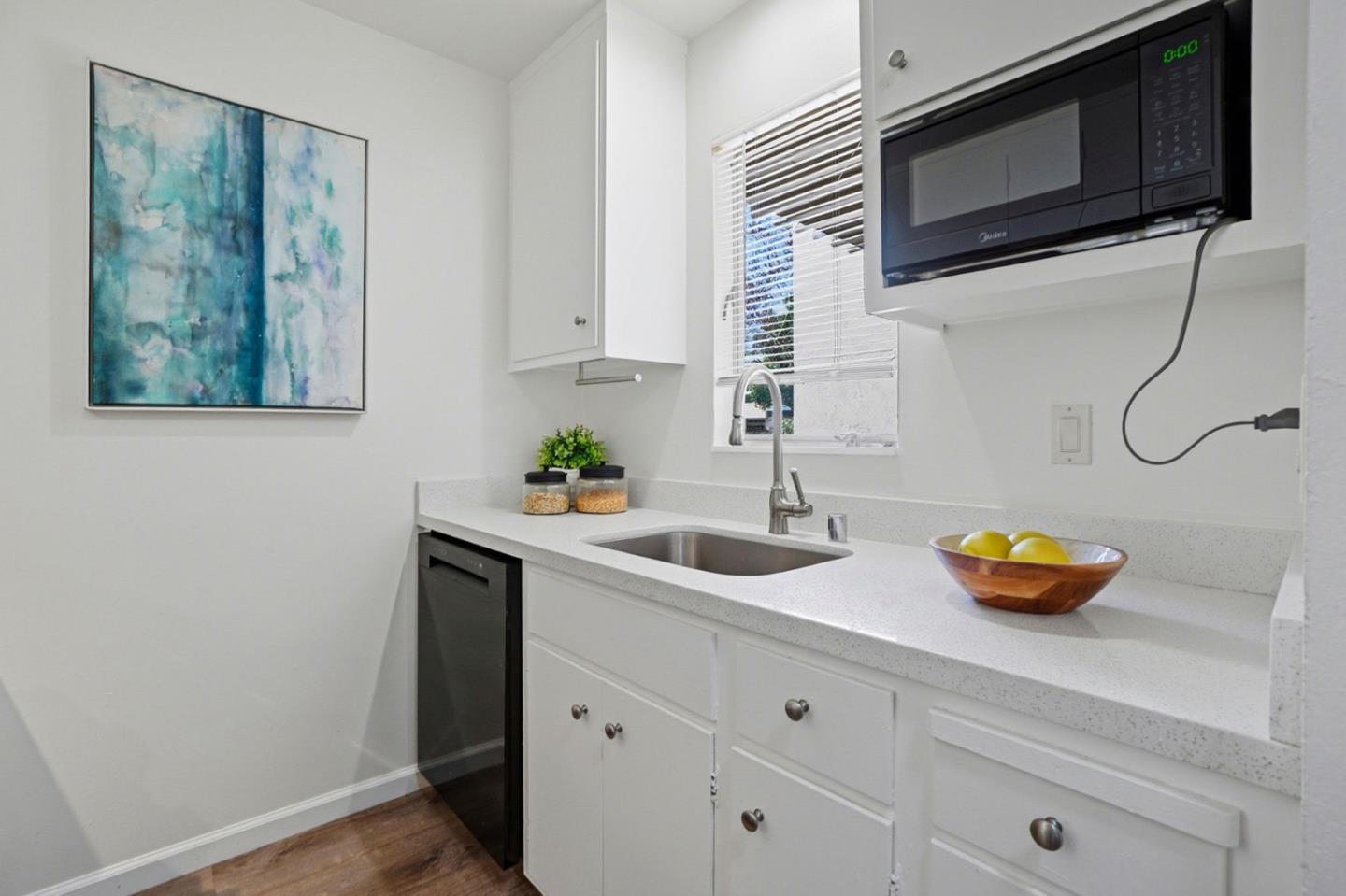 Detail Gallery Image 5 of 30 For 1411 Creekside Dr #2,  Walnut Creek,  CA 94596 - 2 Beds | 1 Baths