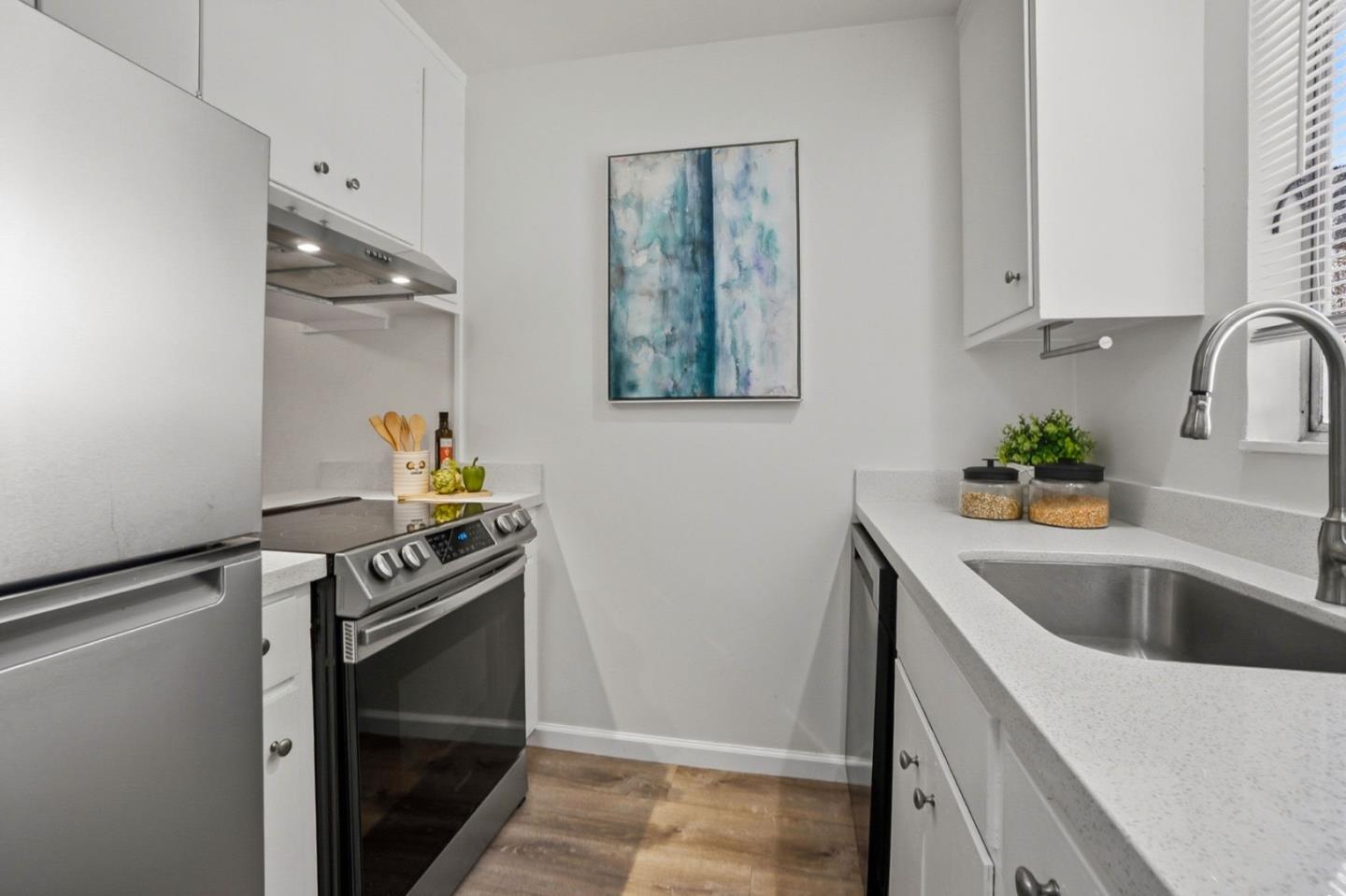 Detail Gallery Image 6 of 30 For 1411 Creekside Dr #2,  Walnut Creek,  CA 94596 - 2 Beds | 1 Baths