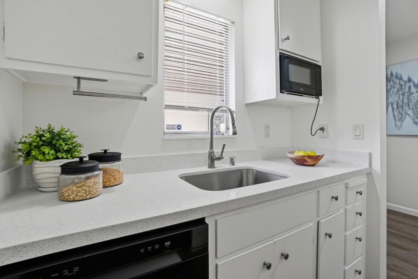 Detail Gallery Image 8 of 30 For 1411 Creekside Dr #2,  Walnut Creek,  CA 94596 - 2 Beds | 1 Baths