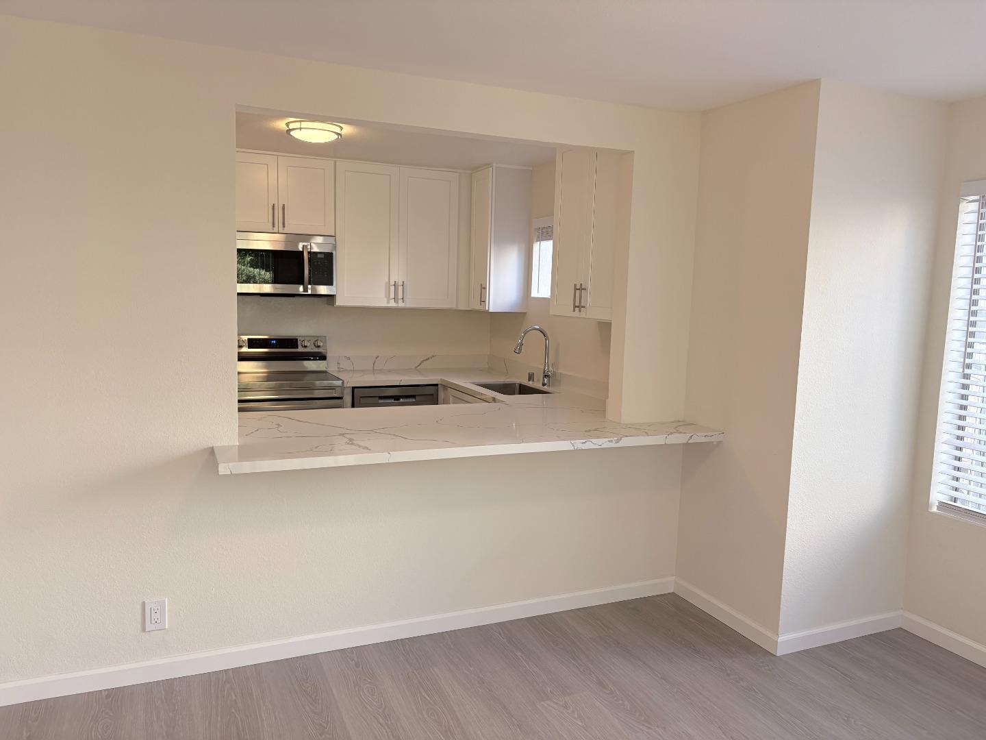 Detail Gallery Image 5 of 18 For 3550 Carter Dr #101,  South San Francisco,  CA 94080 - 2 Beds | 1/1 Baths