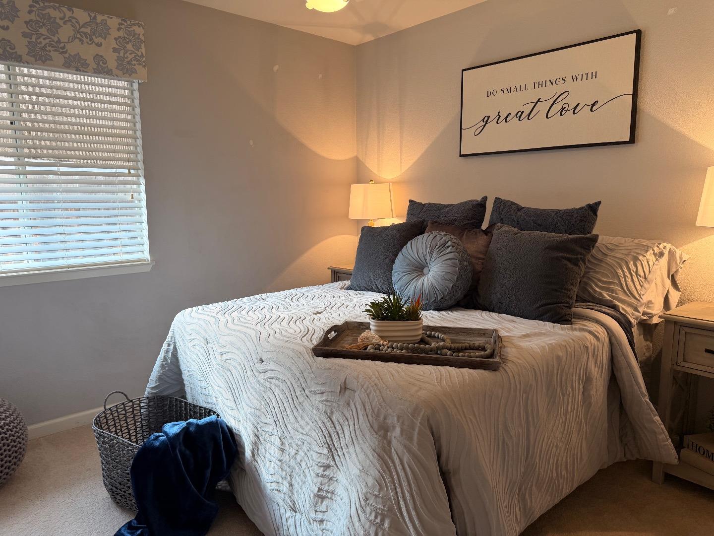 Detail Gallery Image 3 of 8 For 1541 Panorama Dr, Hollister,  CA 95023 - 3 Beds | 2 Baths