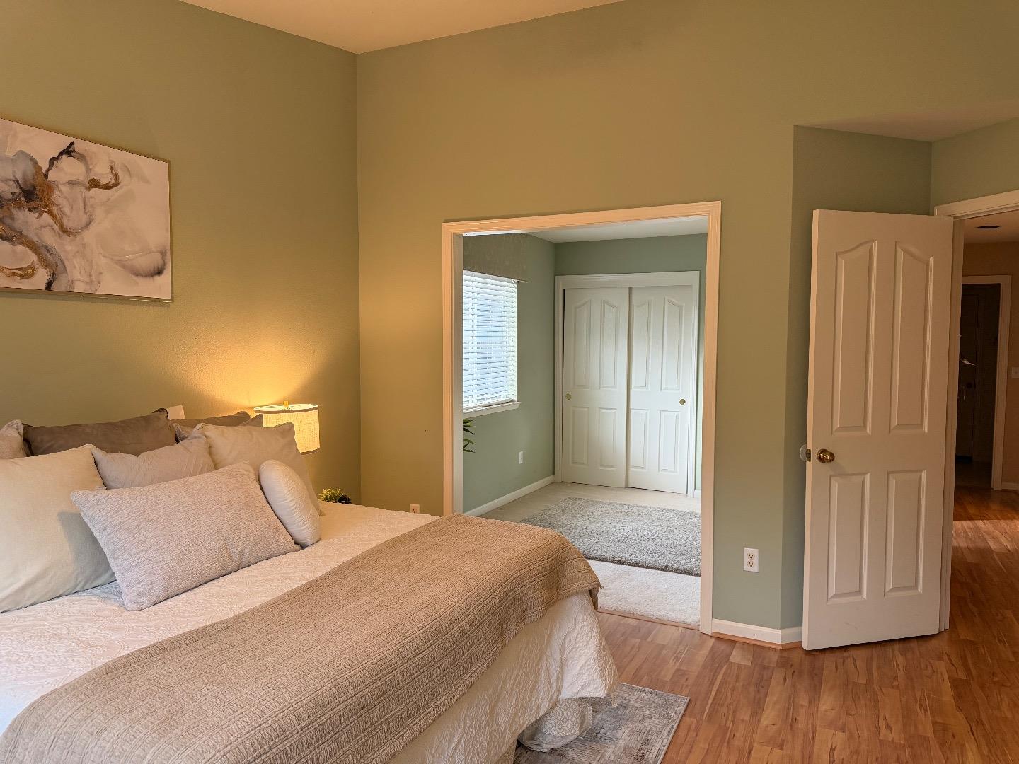 Detail Gallery Image 5 of 8 For 1541 Panorama Dr, Hollister,  CA 95023 - 3 Beds | 2 Baths