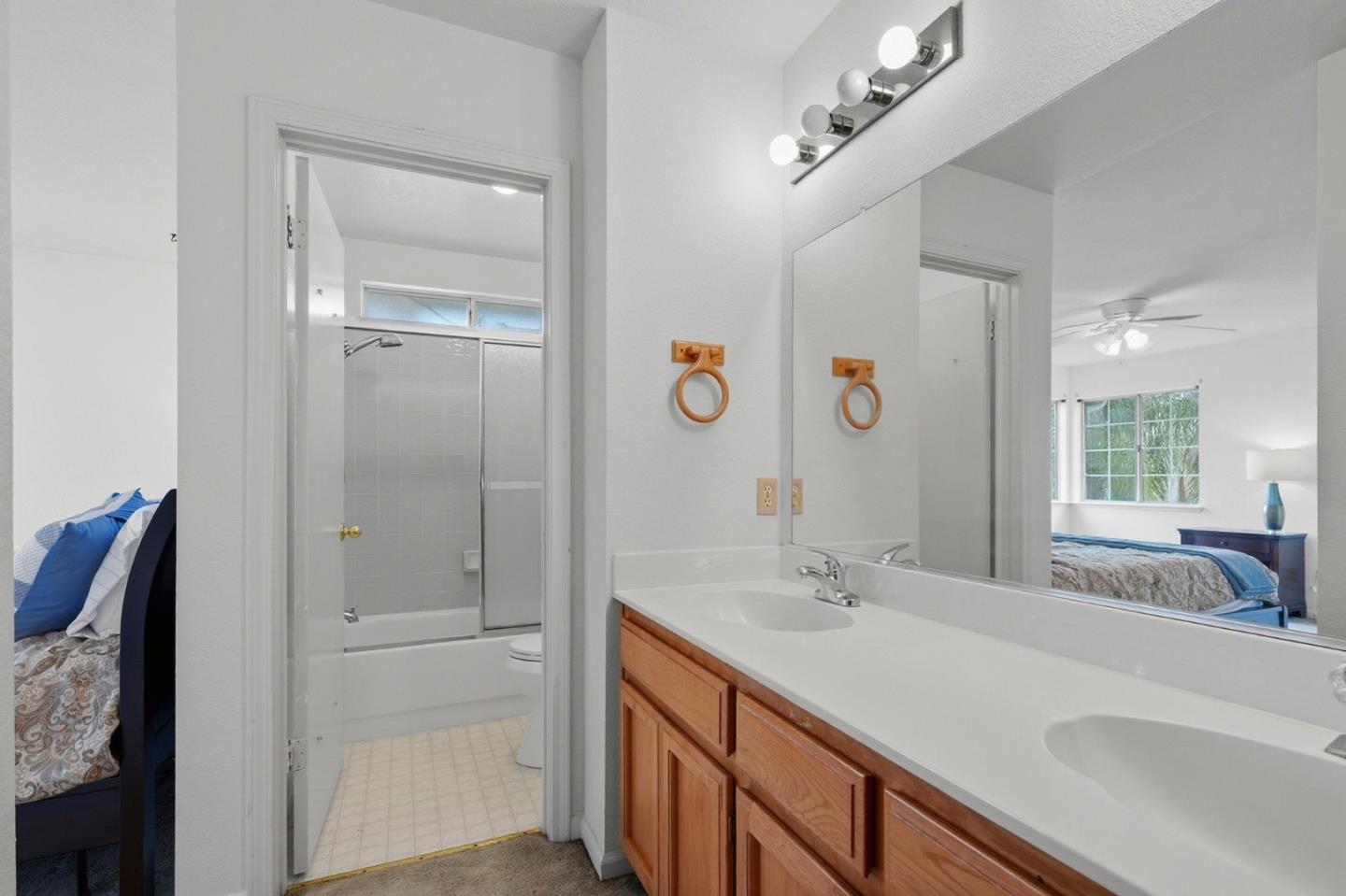 Detail Gallery Image 23 of 30 For 15150 Hollyhock Ct, Lathrop,  CA 95330 - 4 Beds | 2/1 Baths