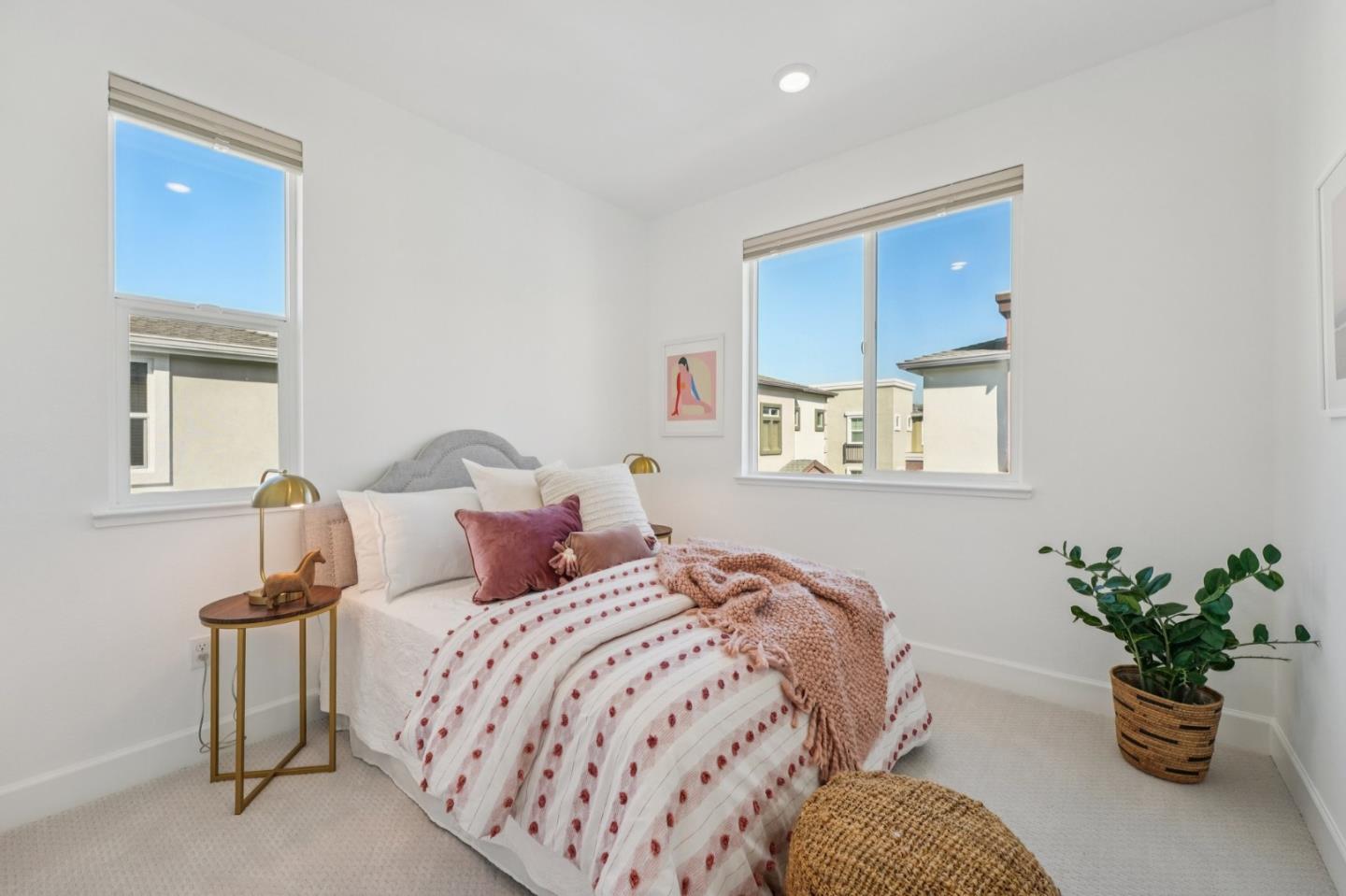 Detail Gallery Image 13 of 31 For 1015 Abruzzo Ln #1,  San Jose,  CA 95131 - 4 Beds | 3/1 Baths