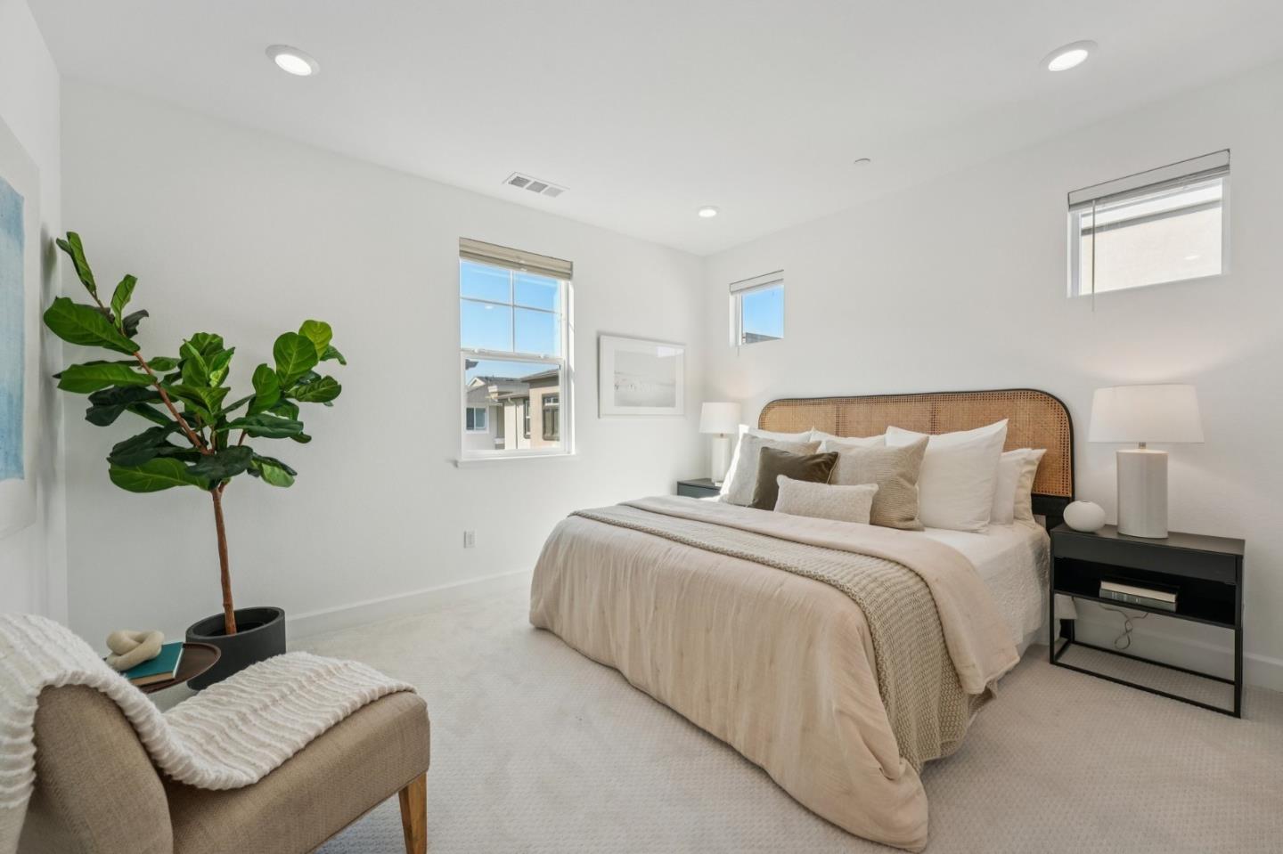 Detail Gallery Image 15 of 31 For 1015 Abruzzo Ln #1,  San Jose,  CA 95131 - 4 Beds | 3/1 Baths