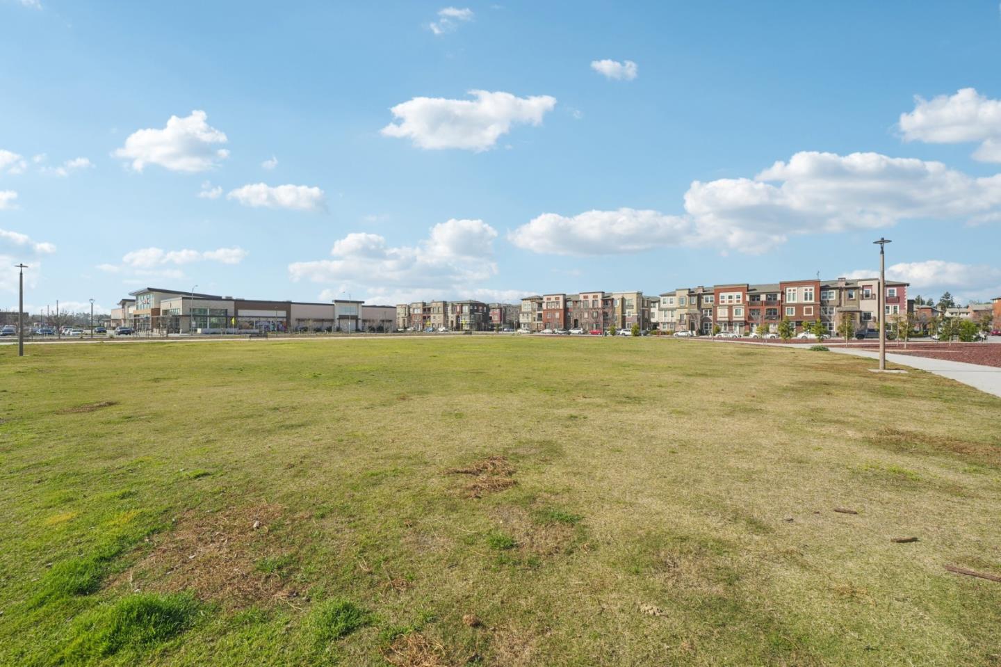 Detail Gallery Image 22 of 31 For 1015 Abruzzo Ln #1,  San Jose,  CA 95131 - 4 Beds | 3/1 Baths