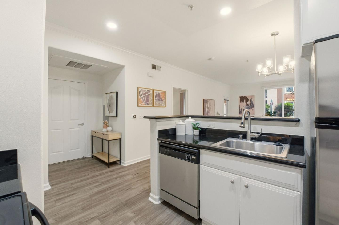 Detail Gallery Image 8 of 34 For 801 S Winchester Blvd #5101,  San Jose,  CA 95128 - 1 Beds | 1 Baths