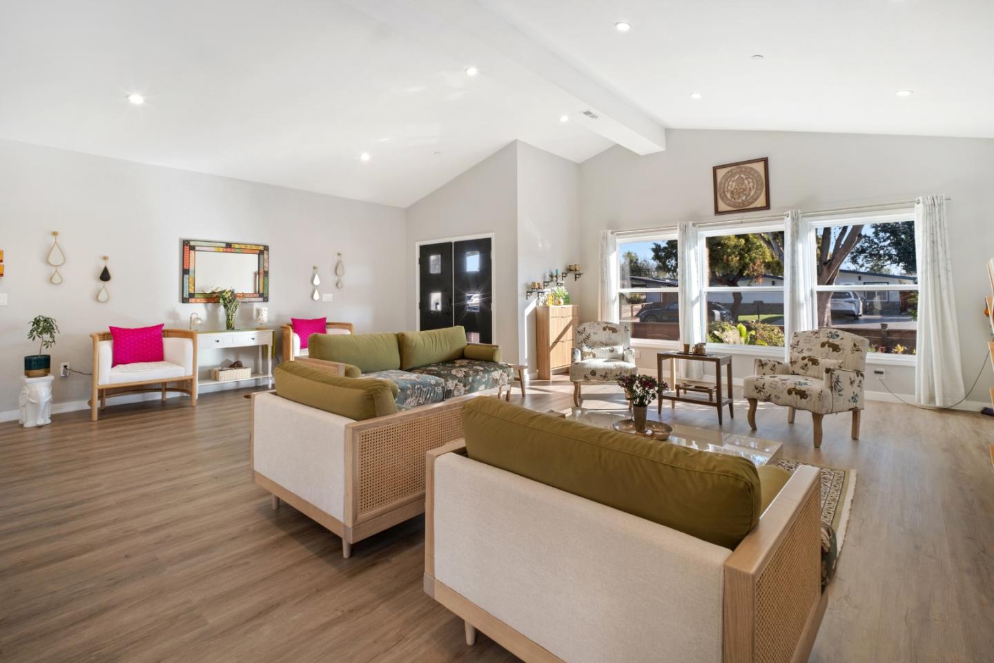 Detail Gallery Image 12 of 74 For 1262 Manzano Way, Sunnyvale,  CA 94089 - 5 Beds | 4 Baths