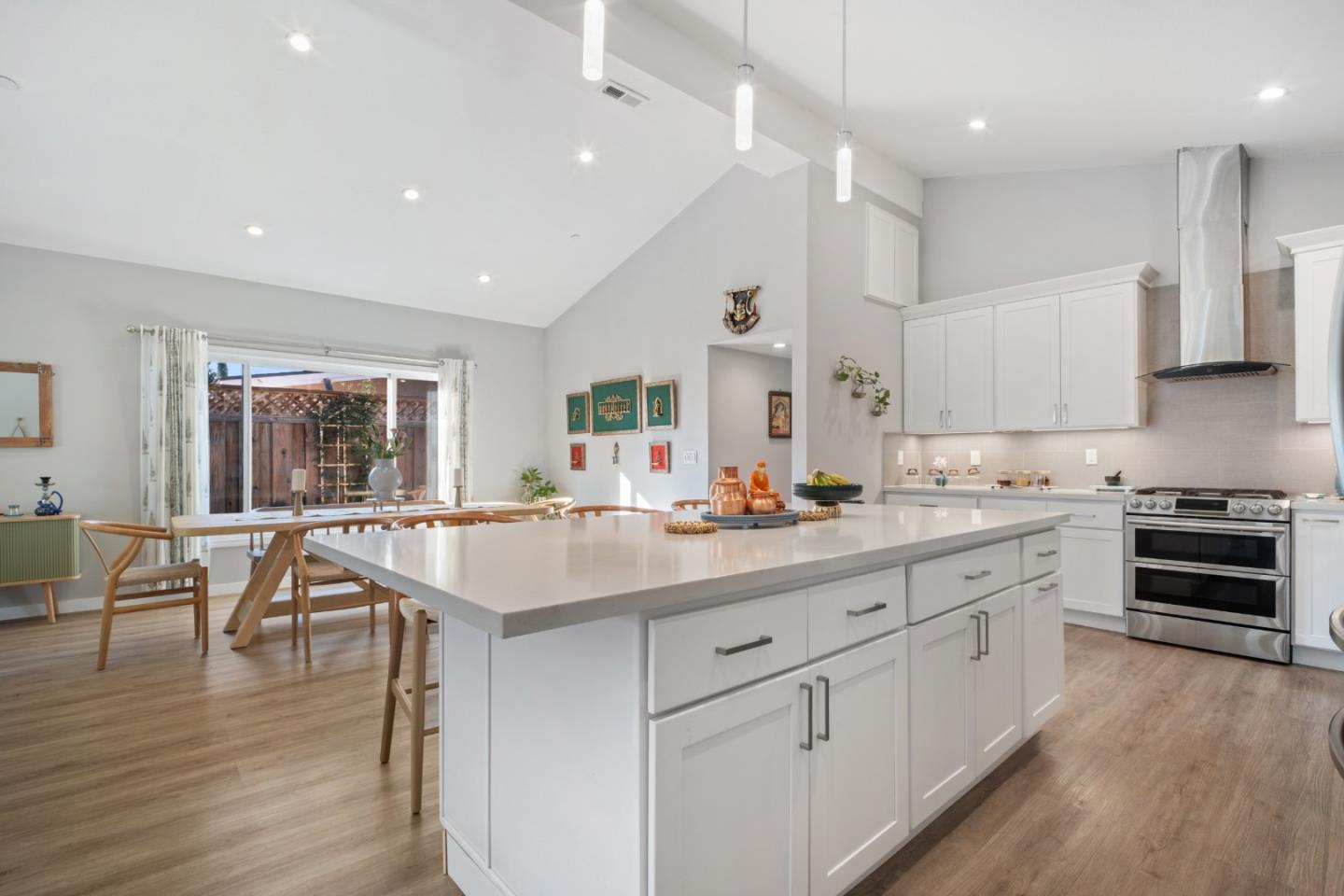 Detail Gallery Image 19 of 74 For 1262 Manzano Way, Sunnyvale,  CA 94089 - 5 Beds | 4 Baths