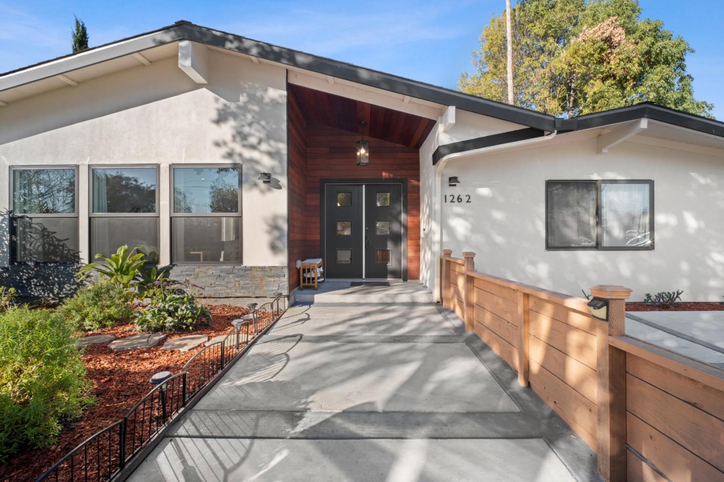 Detail Gallery Image 4 of 74 For 1262 Manzano Way, Sunnyvale,  CA 94089 - 5 Beds | 4 Baths