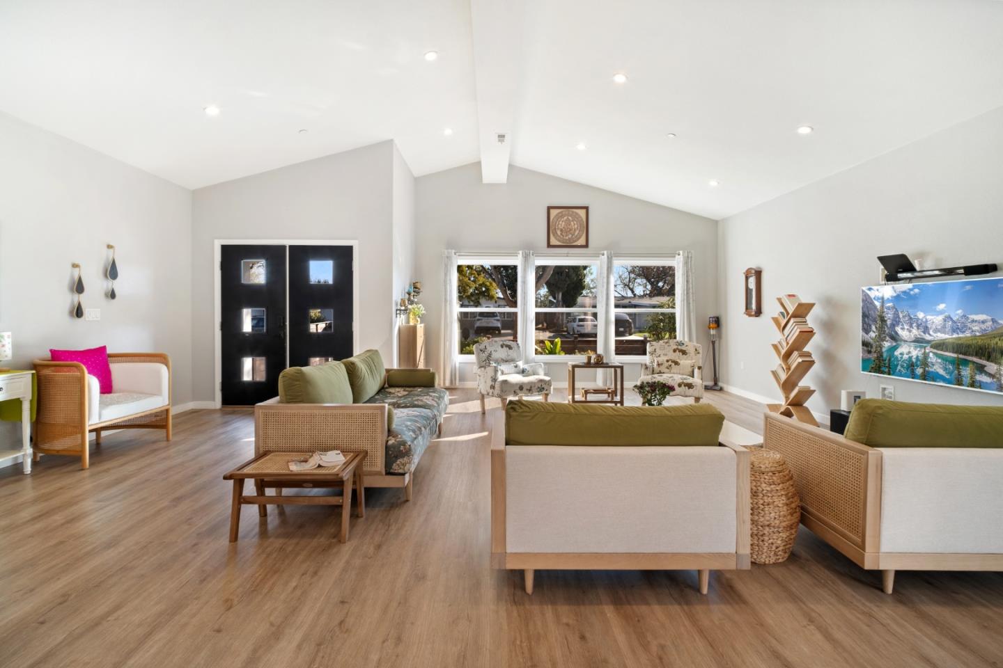 Detail Gallery Image 9 of 74 For 1262 Manzano Way, Sunnyvale,  CA 94089 - 5 Beds | 4 Baths