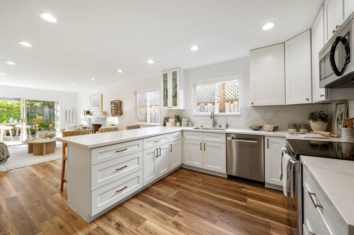 Detail Gallery Image 14 of 49 For 327 Rosilie St, San Mateo,  CA 94403 - 3 Beds | 2 Baths