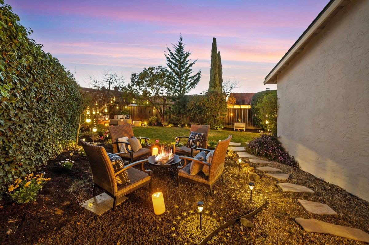 Detail Gallery Image 5 of 49 For 327 Rosilie St, San Mateo,  CA 94403 - 3 Beds | 2 Baths