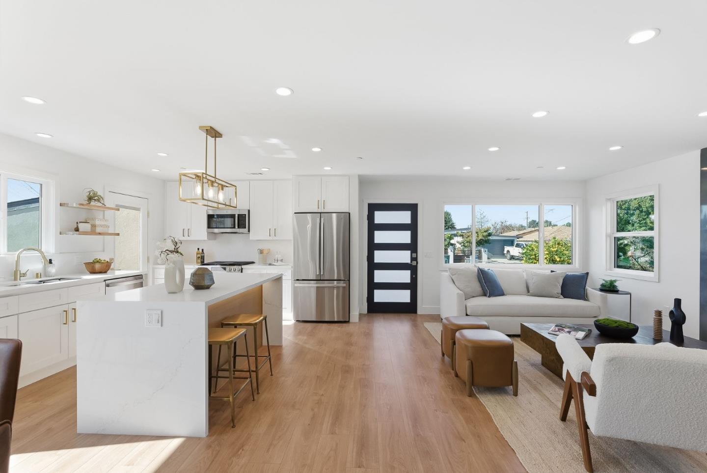 Detail Gallery Image 10 of 37 For 2512 Farrington Way, East Palo Alto,  CA 94303 - 3 Beds | 2 Baths