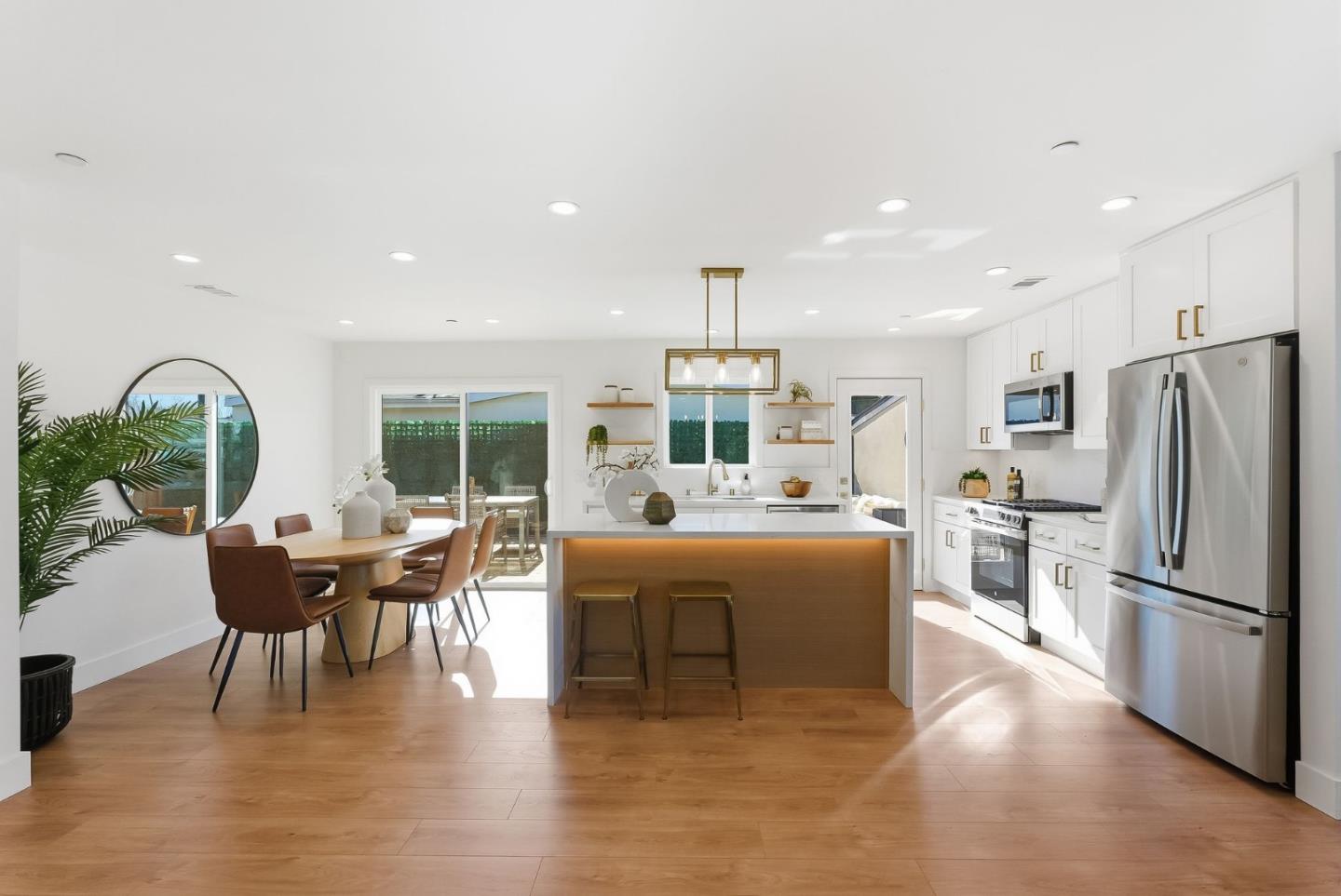 Detail Gallery Image 11 of 37 For 2512 Farrington Way, East Palo Alto,  CA 94303 - 3 Beds | 2 Baths