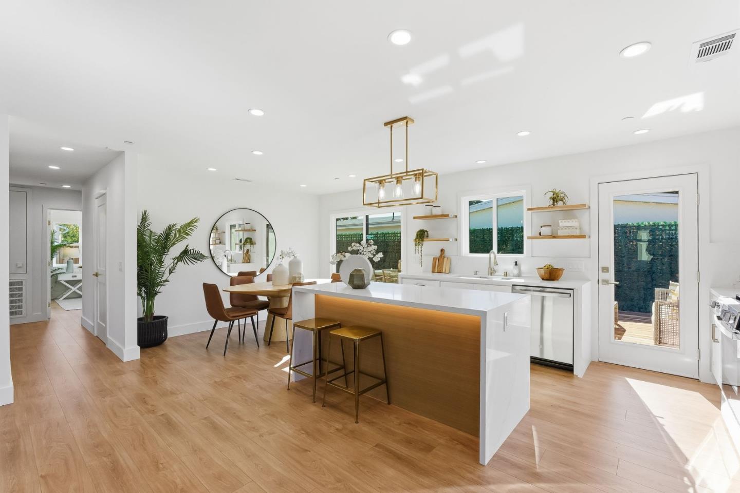 Detail Gallery Image 12 of 37 For 2512 Farrington Way, East Palo Alto,  CA 94303 - 3 Beds | 2 Baths