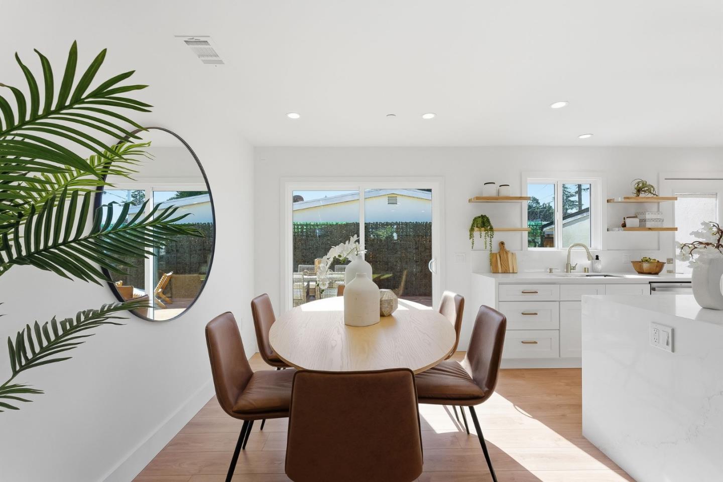 Detail Gallery Image 17 of 37 For 2512 Farrington Way, East Palo Alto,  CA 94303 - 3 Beds | 2 Baths