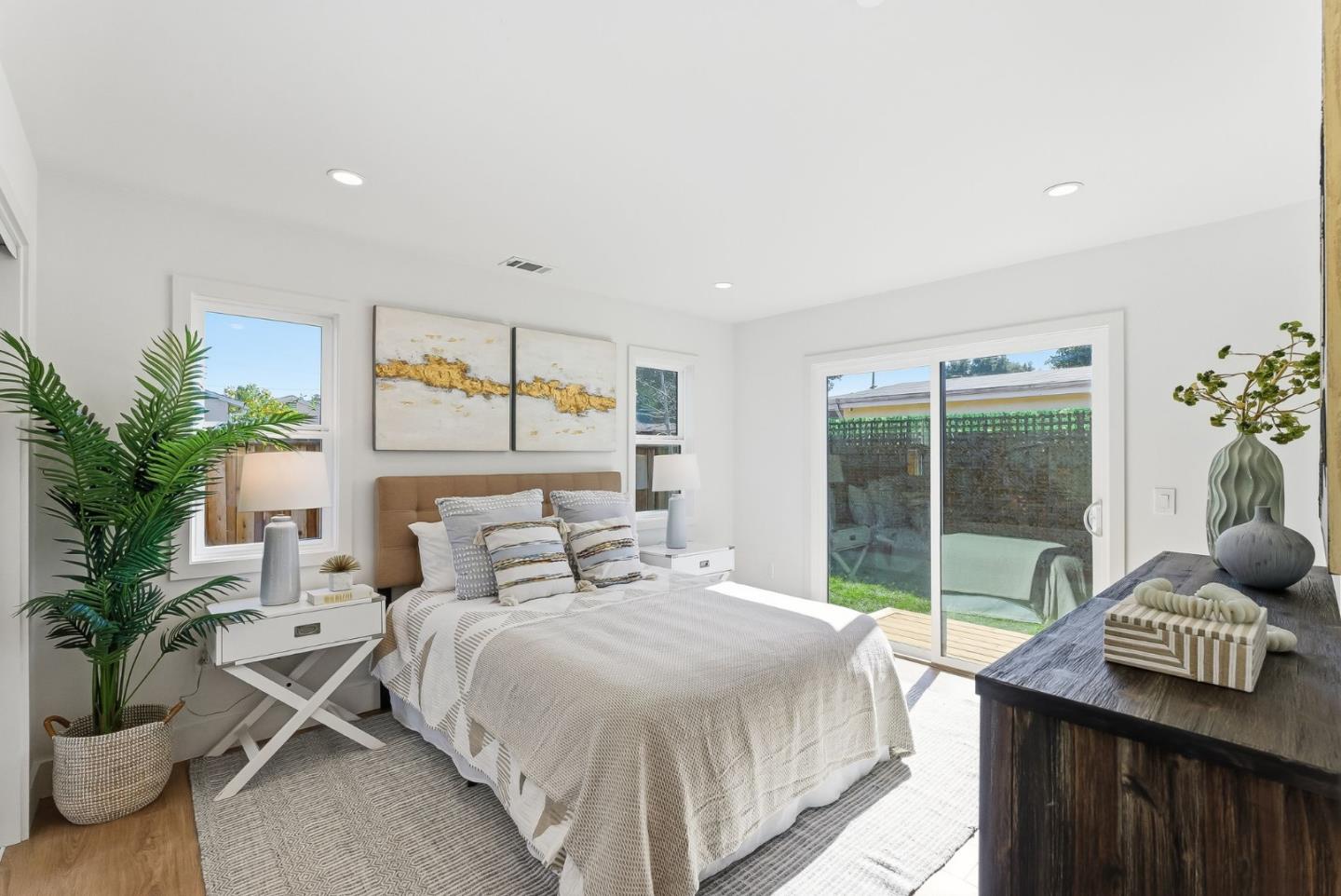 Detail Gallery Image 20 of 37 For 2512 Farrington Way, East Palo Alto,  CA 94303 - 3 Beds | 2 Baths