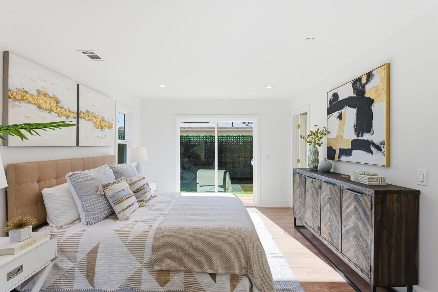 Detail Gallery Image 21 of 37 For 2512 Farrington Way, East Palo Alto,  CA 94303 - 3 Beds | 2 Baths