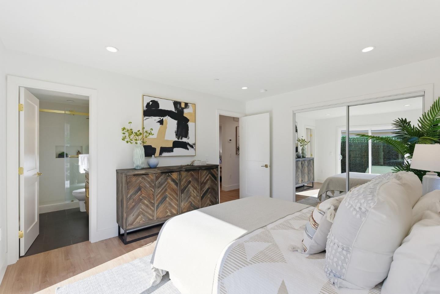 Detail Gallery Image 22 of 37 For 2512 Farrington Way, East Palo Alto,  CA 94303 - 3 Beds | 2 Baths