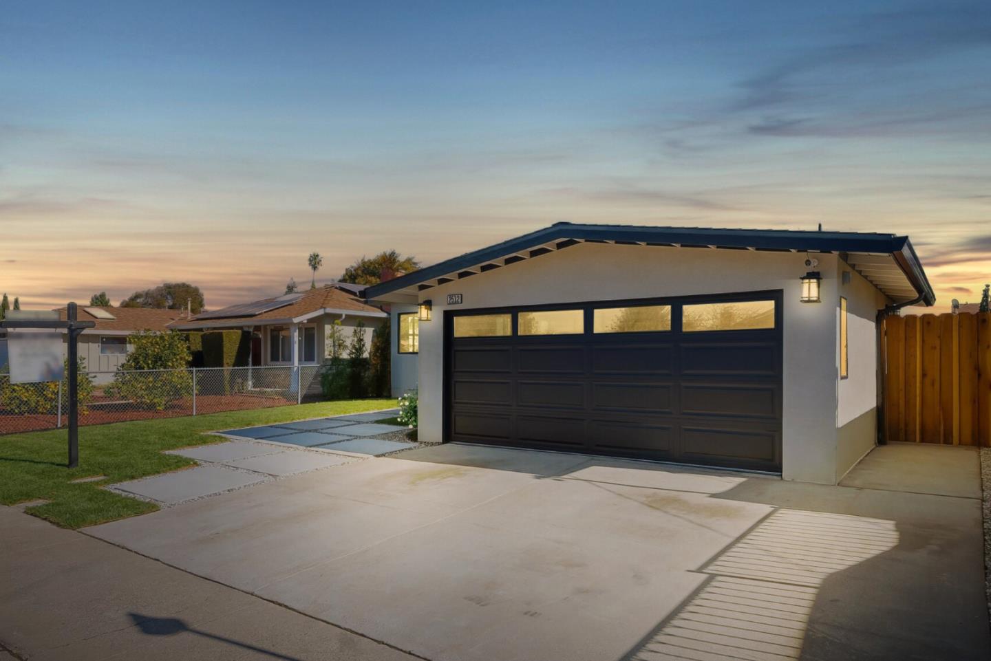 Detail Gallery Image 3 of 37 For 2512 Farrington Way, East Palo Alto,  CA 94303 - 3 Beds | 2 Baths