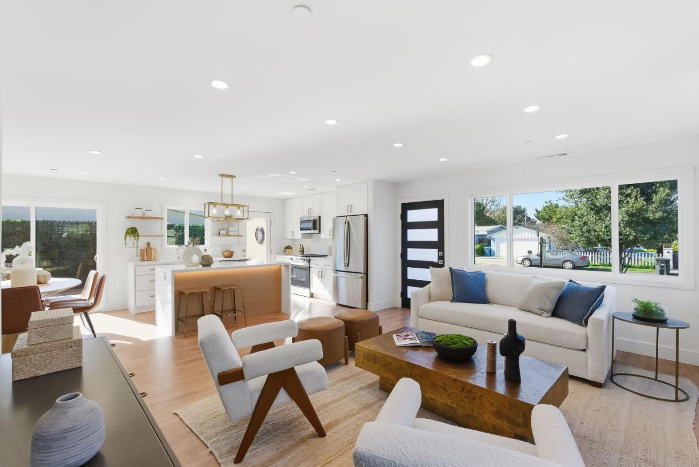 Detail Gallery Image 4 of 37 For 2512 Farrington Way, East Palo Alto,  CA 94303 - 3 Beds | 2 Baths