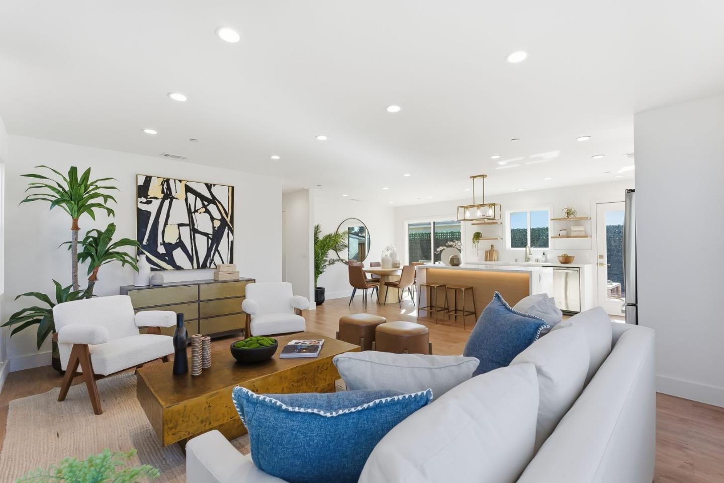 Detail Gallery Image 8 of 37 For 2512 Farrington Way, East Palo Alto,  CA 94303 - 3 Beds | 2 Baths