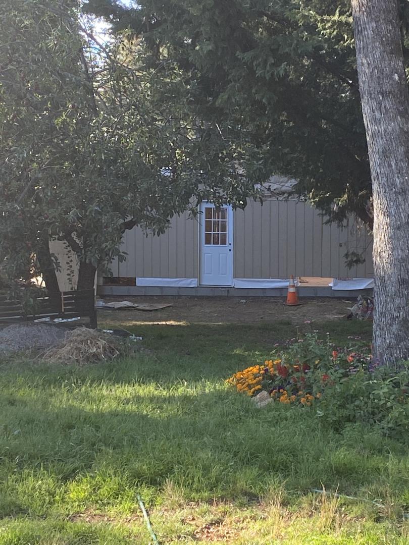 Detail Gallery Image 3 of 6 For 95 Sunlit Ln, Santa Cruz,  CA 95060 - 4 Beds | 2/1 Baths