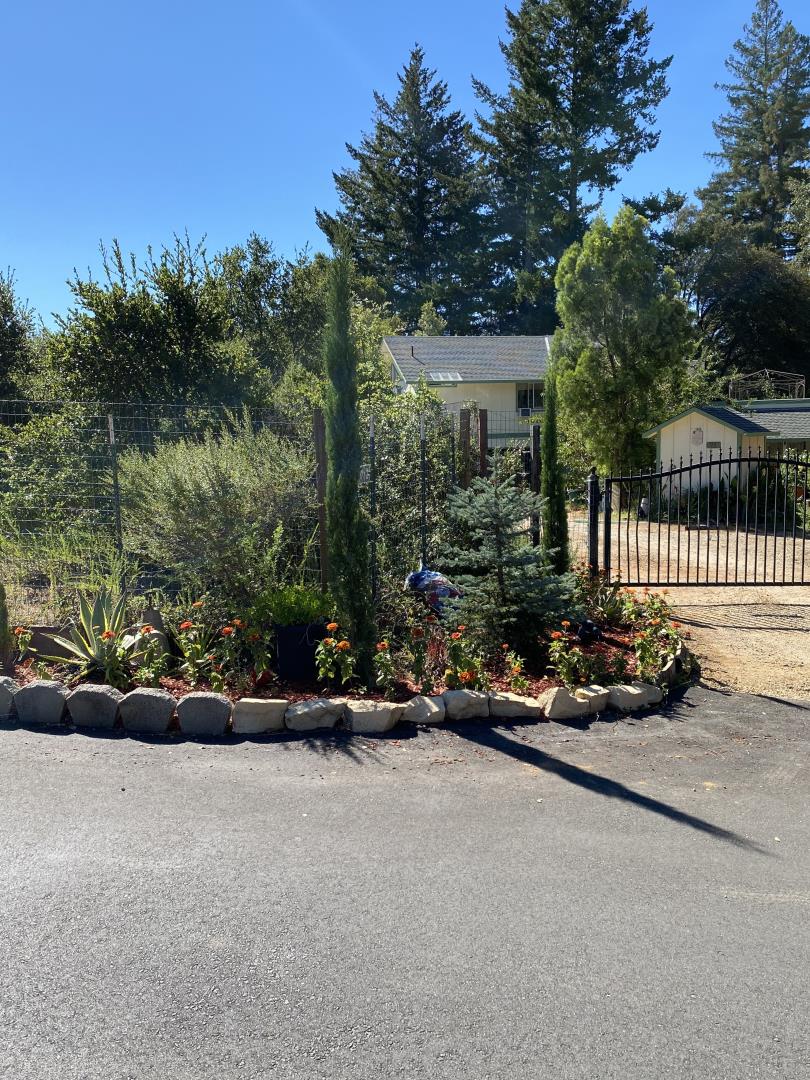 Detail Gallery Image 7 of 10 For 95 Sunlit Ln, Santa Cruz,  CA 95060 - 4 Beds | 2/1 Baths