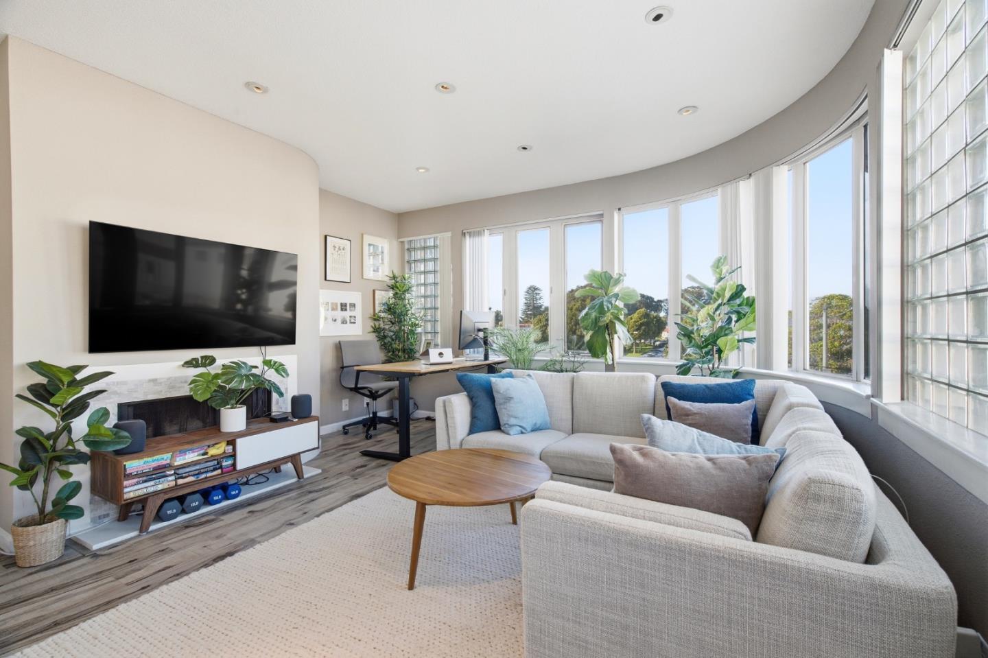 Detail Gallery Image 12 of 49 For 1111 Bay St #307,  San Francisco,  CA 94123 - 2 Beds | 2 Baths