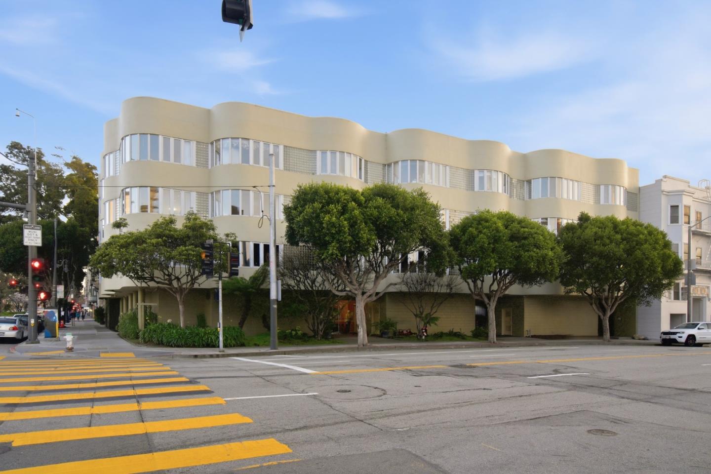 Detail Gallery Image 2 of 49 For 1111 Bay St #307,  San Francisco,  CA 94123 - 2 Beds | 2 Baths