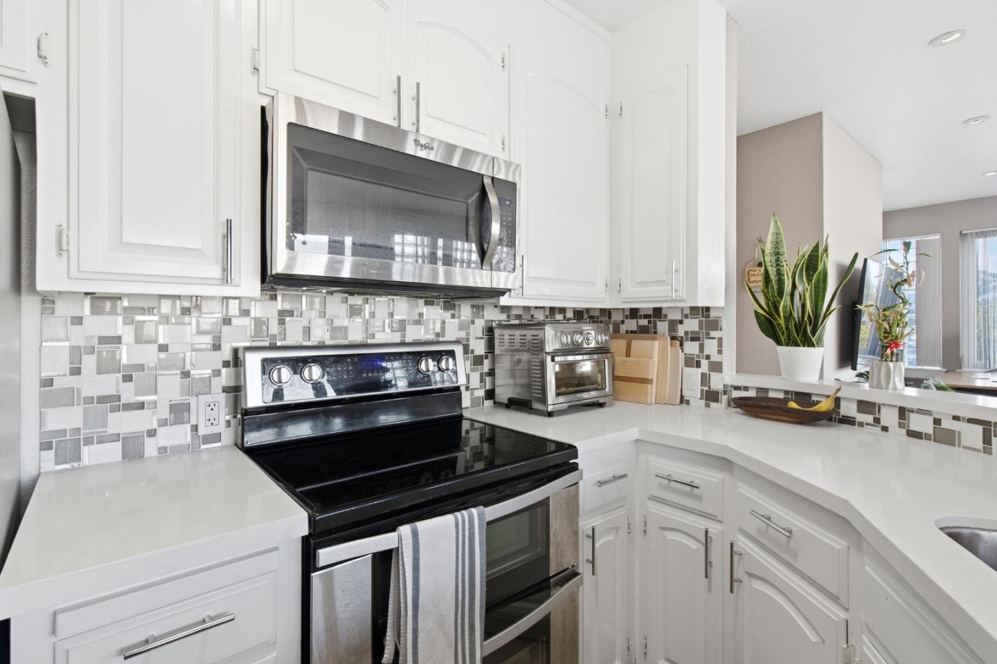 Detail Gallery Image 23 of 49 For 1111 Bay St #307,  San Francisco,  CA 94123 - 2 Beds | 2 Baths