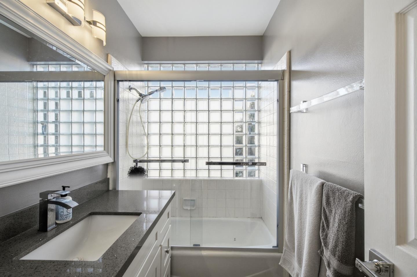 Detail Gallery Image 34 of 49 For 1111 Bay St #307,  San Francisco,  CA 94123 - 2 Beds | 2 Baths