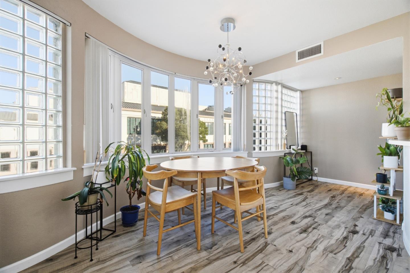 Detail Gallery Image 7 of 49 For 1111 Bay St #307,  San Francisco,  CA 94123 - 2 Beds | 2 Baths