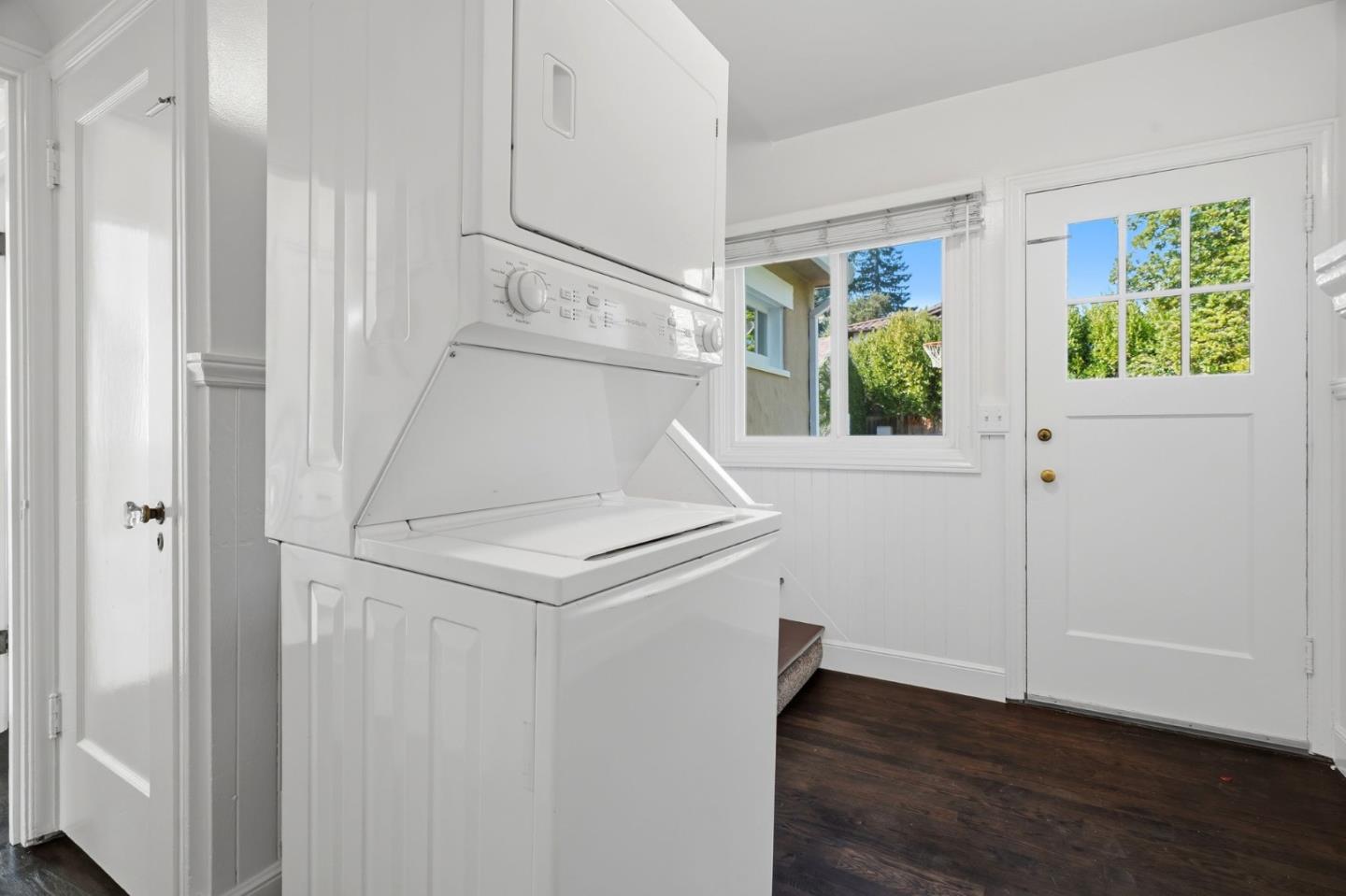 Detail Gallery Image 12 of 15 For 958 Millie Ave, Menlo Park,  CA 94025 - 3 Beds | 1 Baths